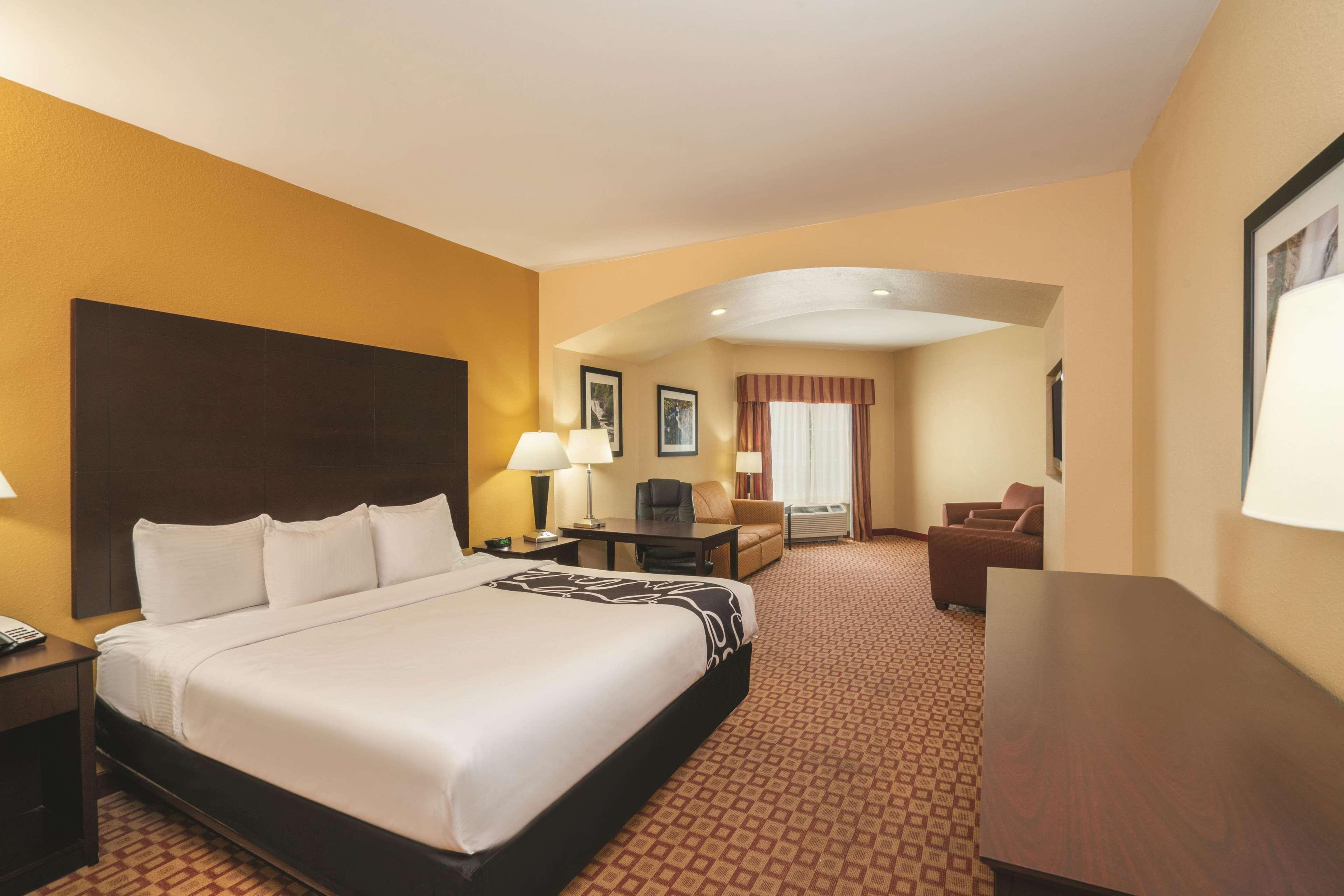 Comfort Inn & Suites Verona At Turning Stone Resort Casino Buitenkant foto