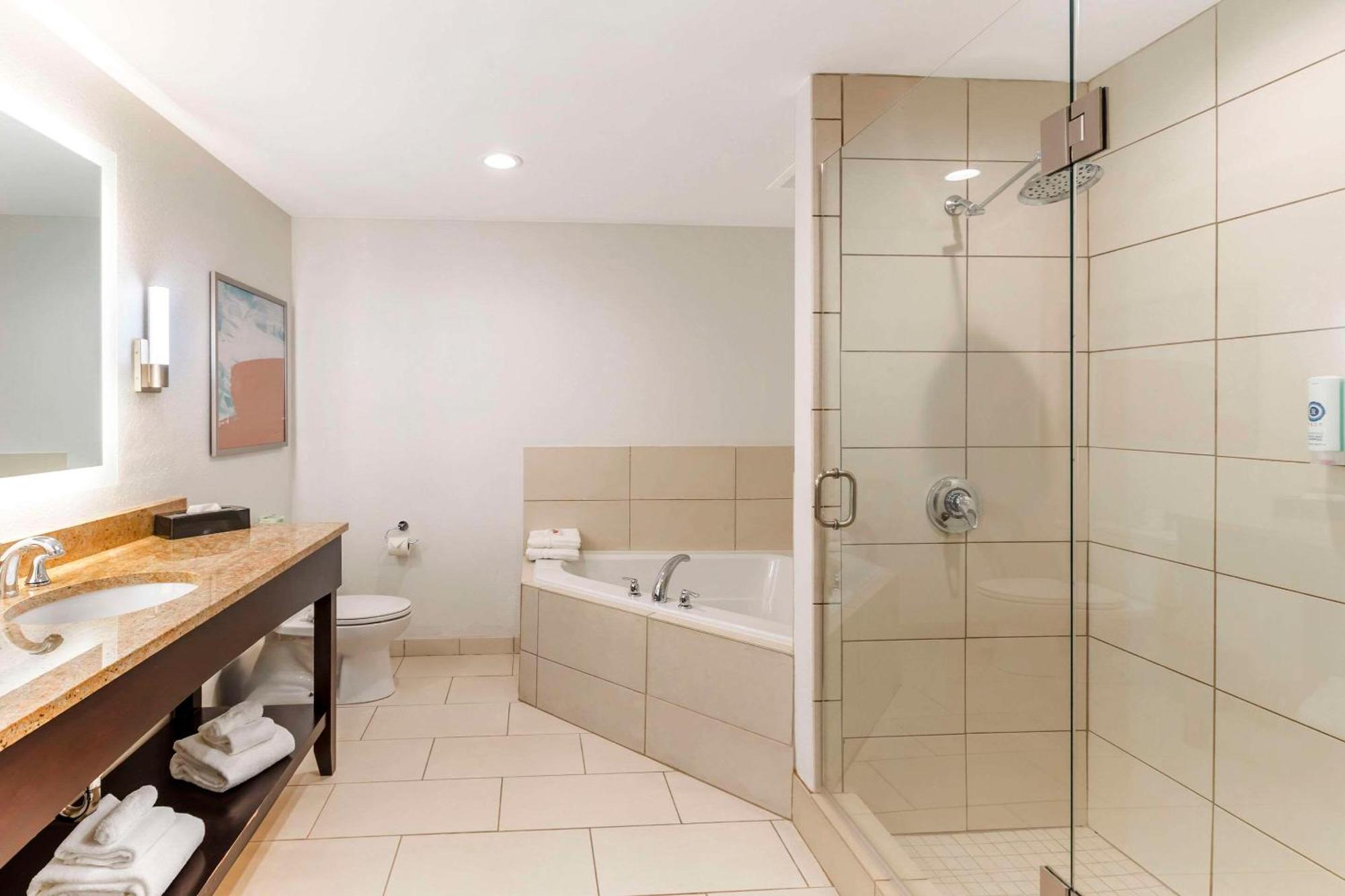 Comfort Inn & Suites Verona At Turning Stone Resort Casino Buitenkant foto