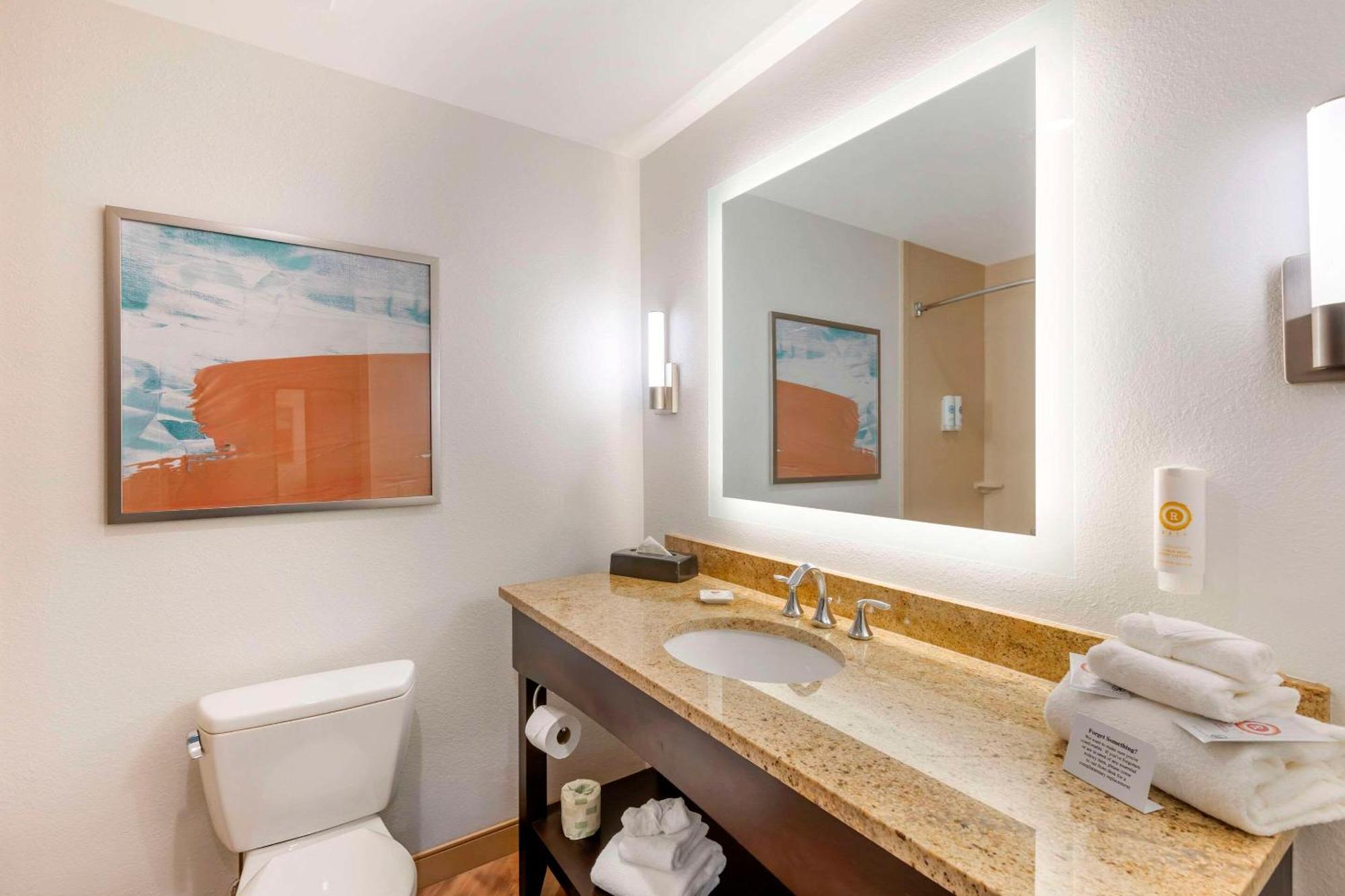 Comfort Inn & Suites Verona At Turning Stone Resort Casino Buitenkant foto