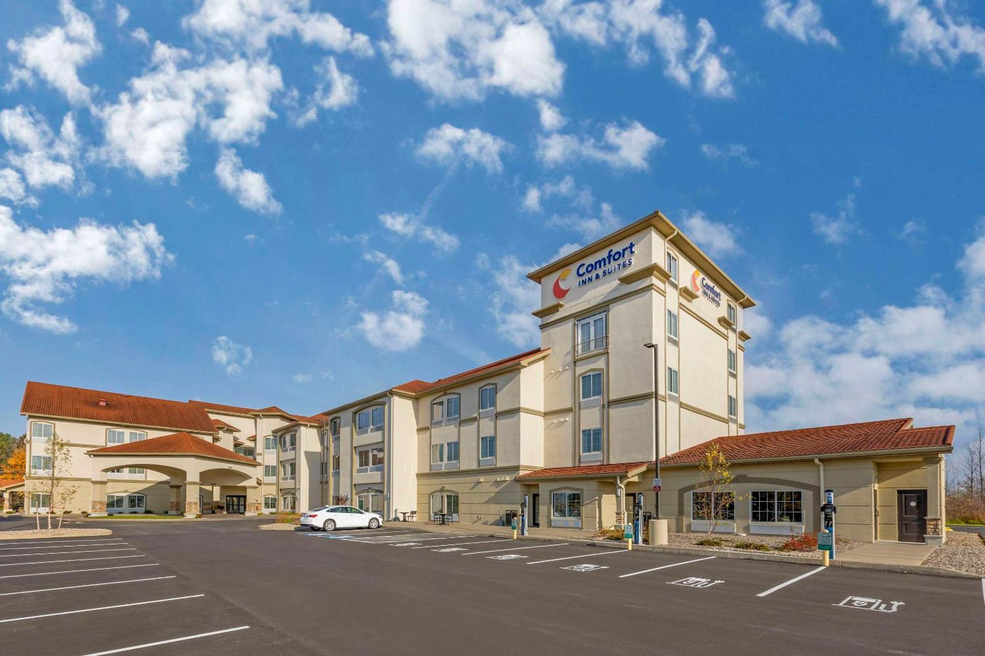 Comfort Inn & Suites Verona At Turning Stone Resort Casino Buitenkant foto