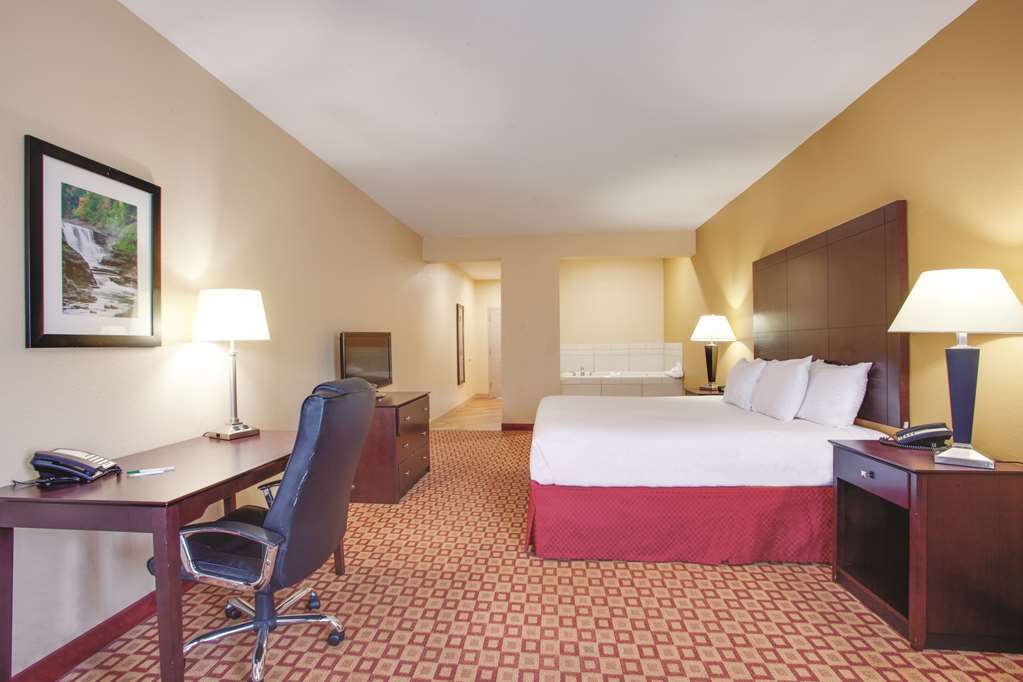 Comfort Inn & Suites Verona At Turning Stone Resort Casino Kamer foto